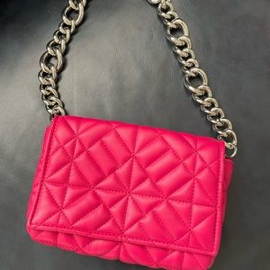 Priced low for quick sale, price is firm!!! Zara pink purse with chunky chain